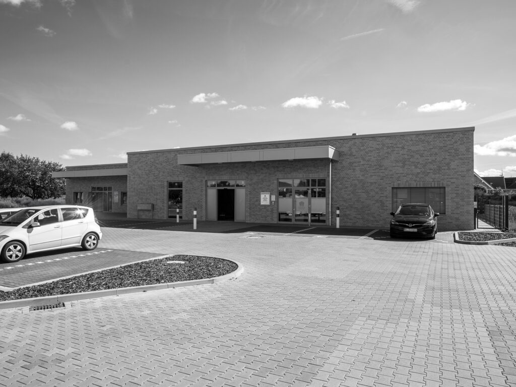 Broistedt_Barbecker-Straße_Dienstleistungszentrum_sw_an_4zu3